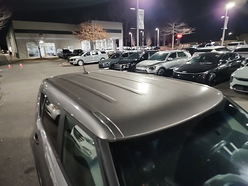 Certified 2016 Kia Soul + image 6