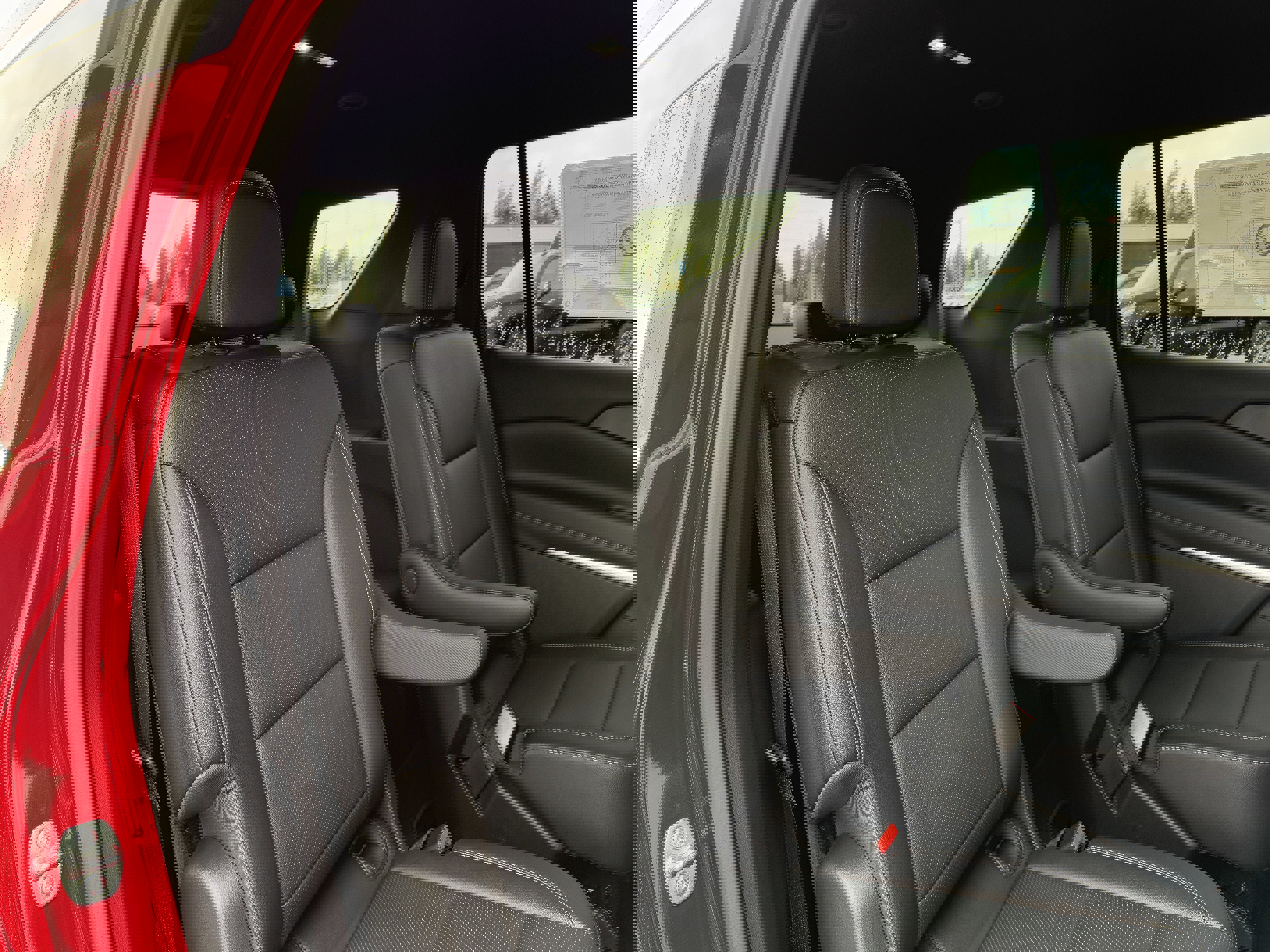 New 2025 Chevrolet Traverse LT image 24