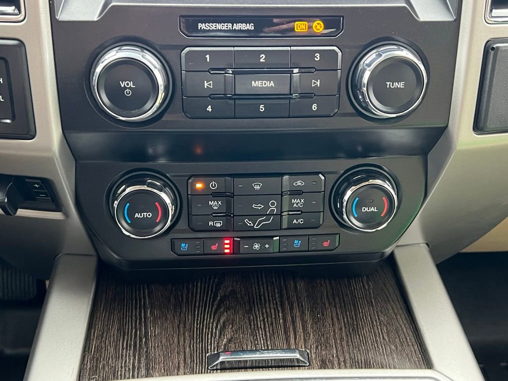 Used 2021 Ford F250 Lariat w/ Lariat Ultimate Package AWD/4WD image 29