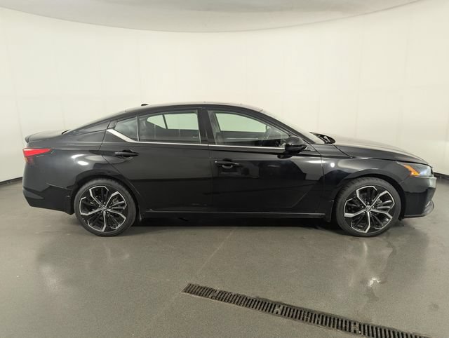 Used 2023 Nissan Altima 2.5 SR AWD/4WD image 8