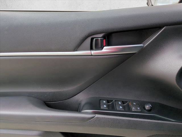 Used 2020 Toyota Camry LE FWD image 11