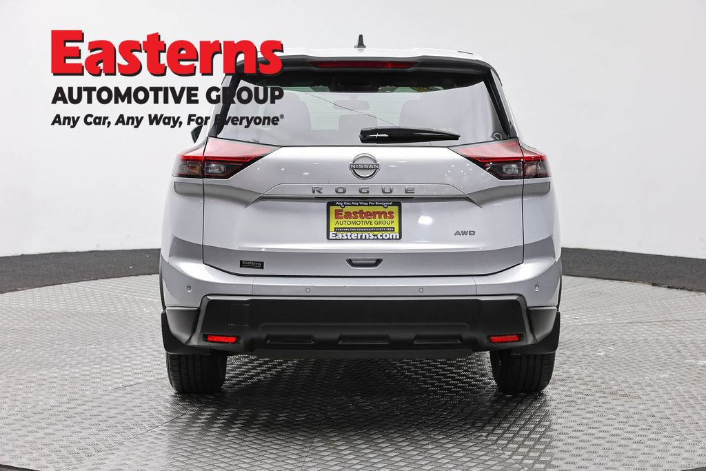 Used 2024 Nissan Rogue S AWD/4WD image 6