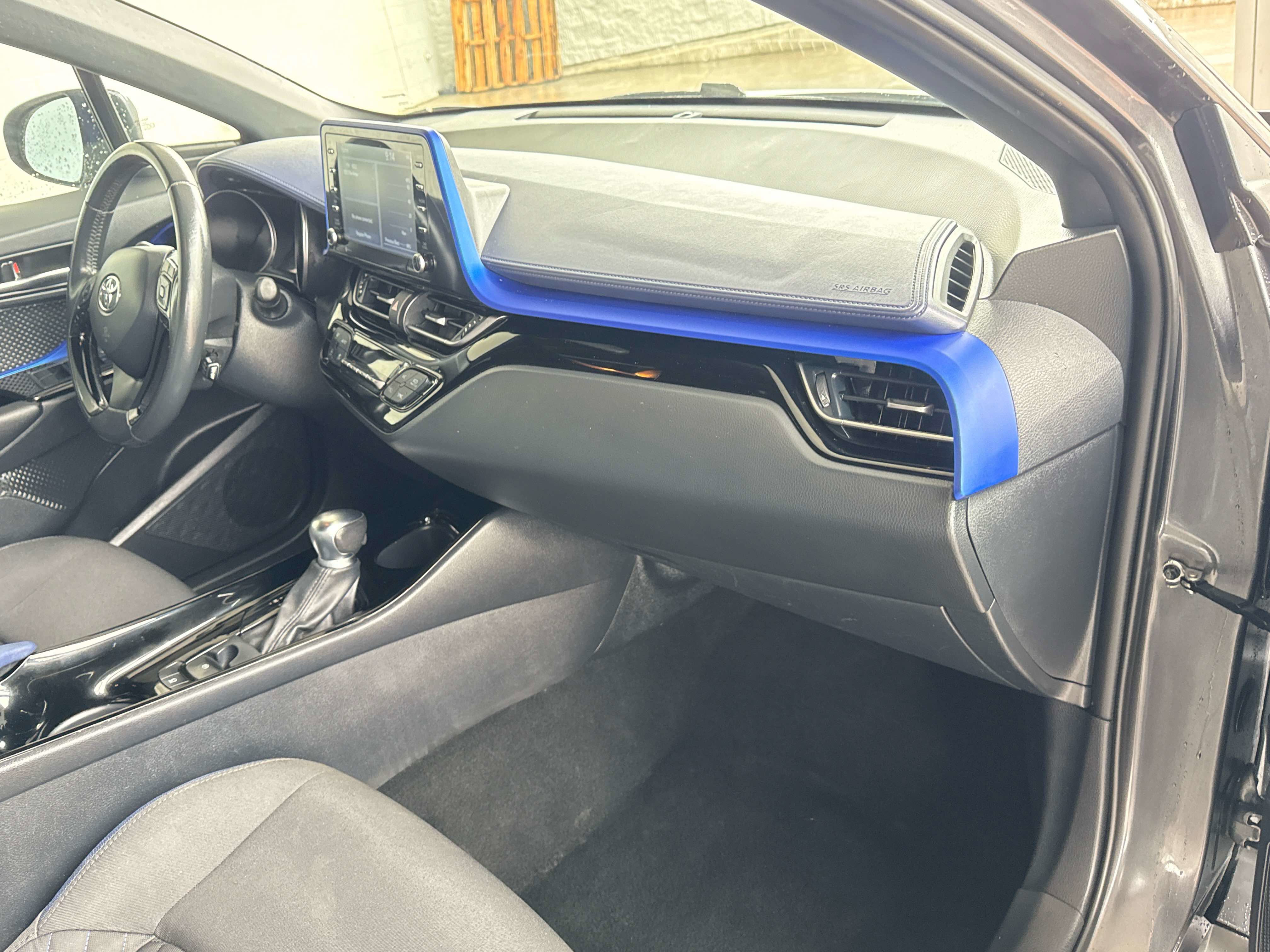 Used 2022 Toyota C-HR XLE FWD image 18