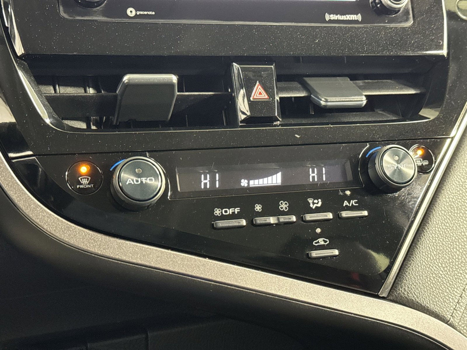 Used 2023 Toyota Camry SE image 25