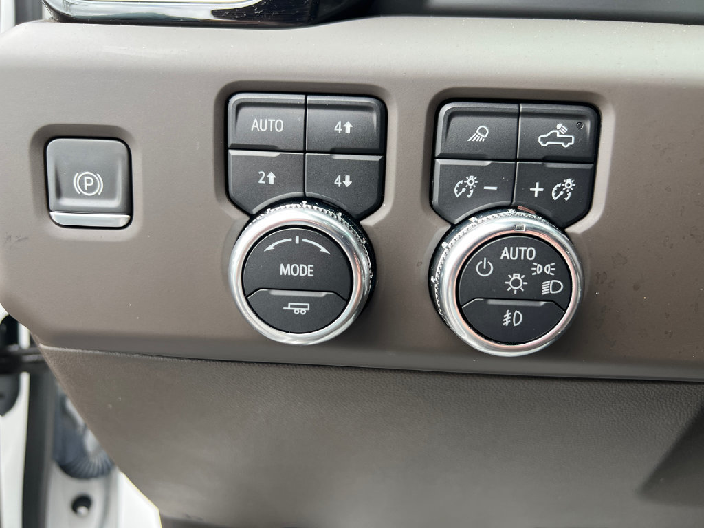Used 2022 GMC Sierra 1500 Denali w/ Denali Reserve Package AWD/4WD image 24