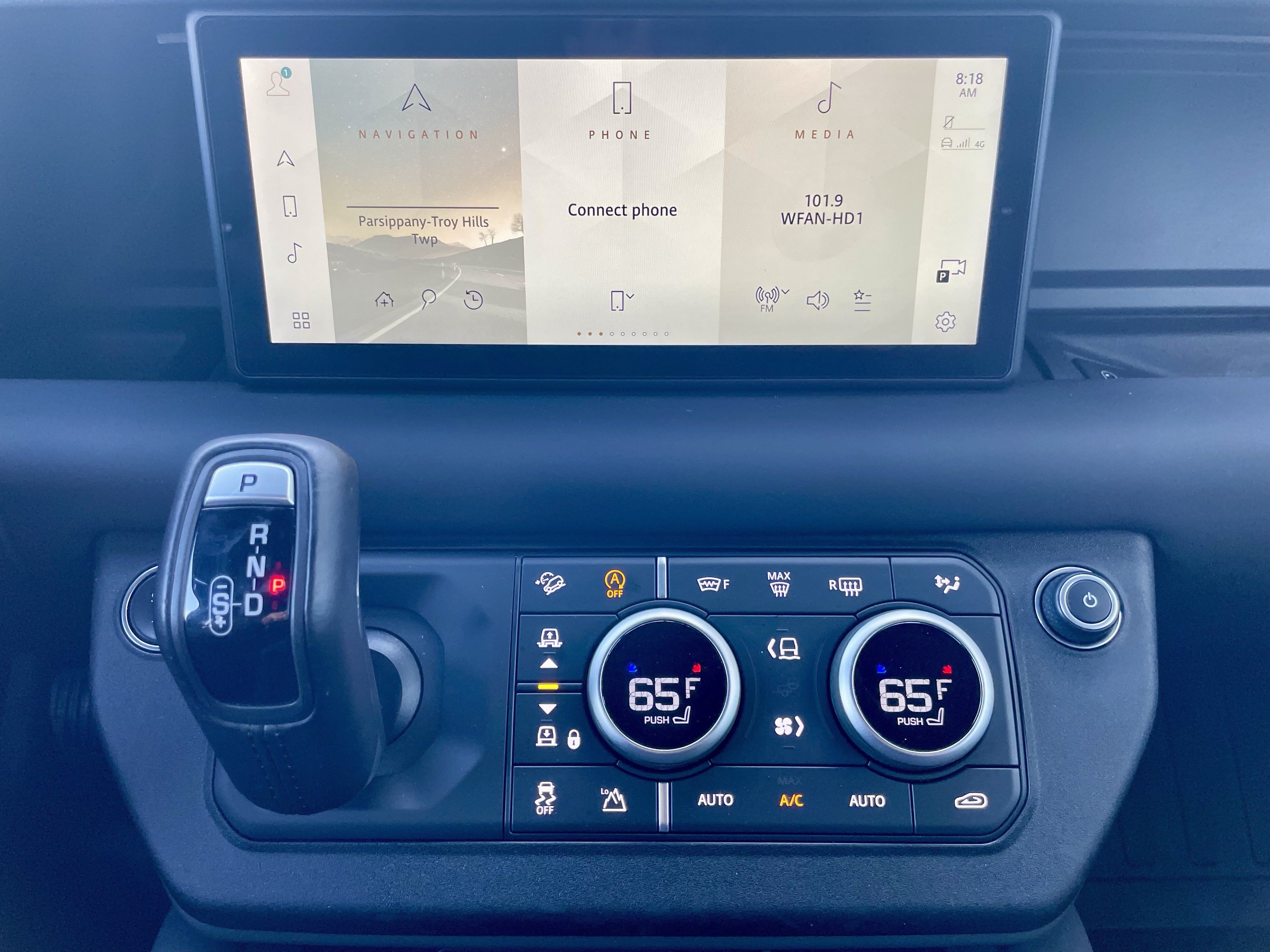 Certified 2024 Land Rover Defender 110 X-Dynamic SE AWD/4WD image 19