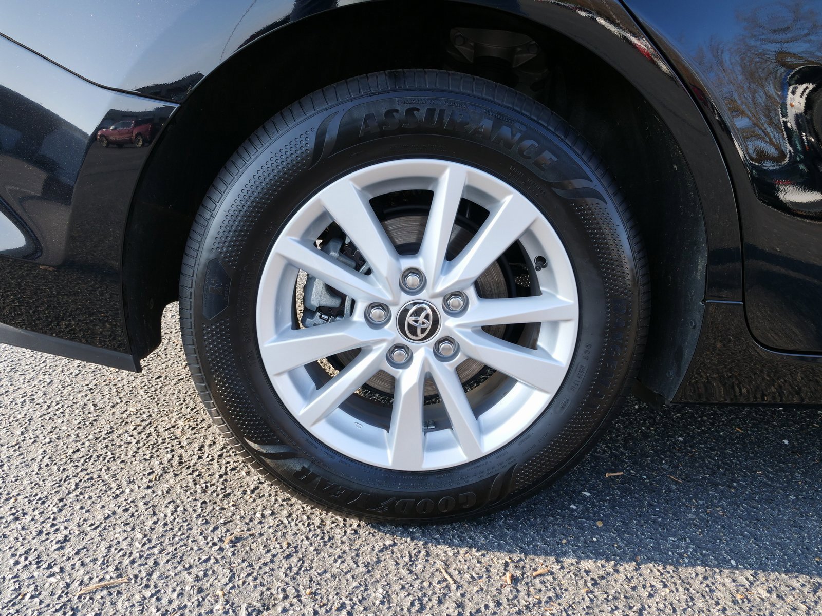 Used 2025 Toyota Camry LE image 12