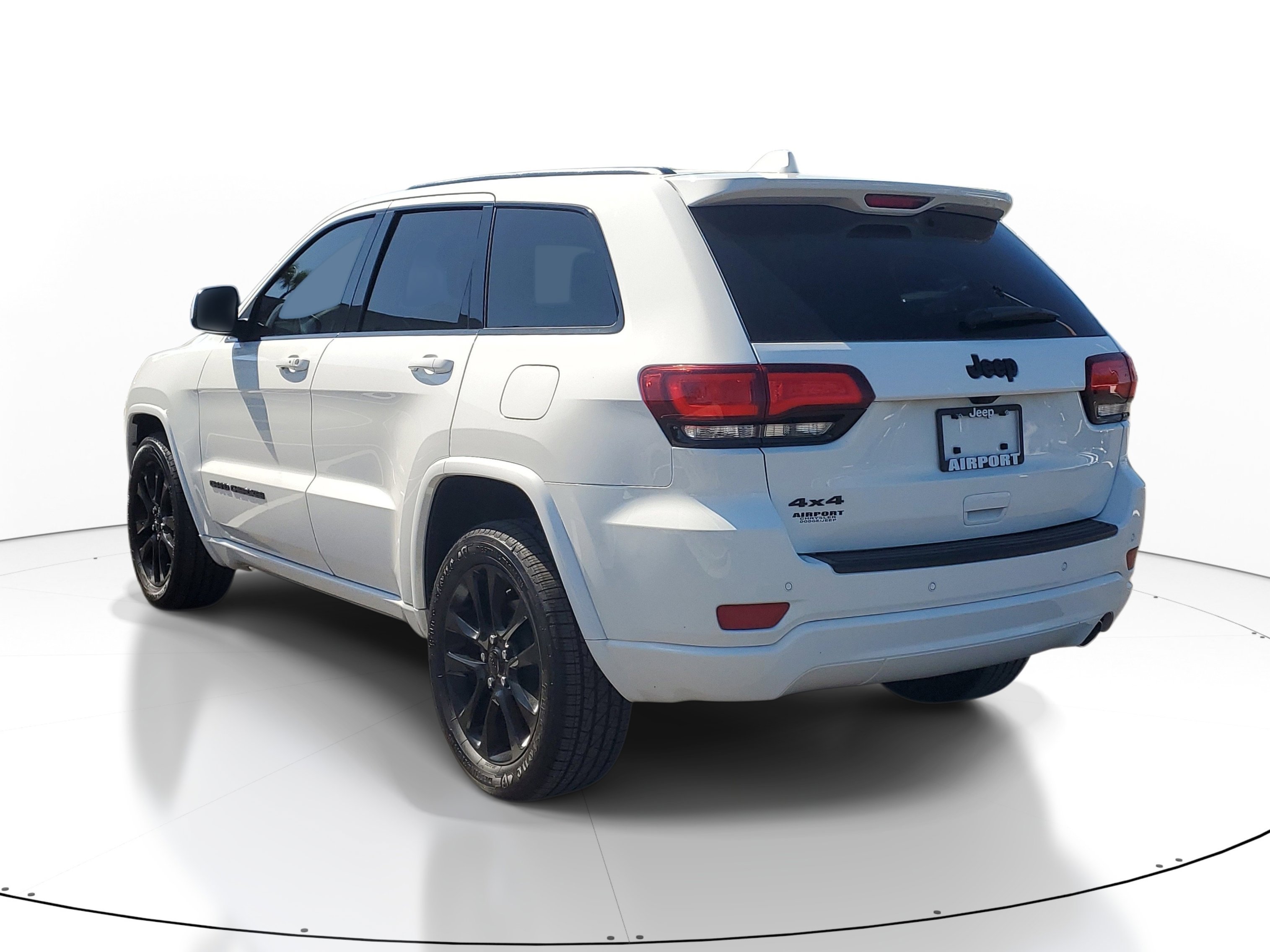 Used 2020 Jeep Grand Cherokee Altitude image 4