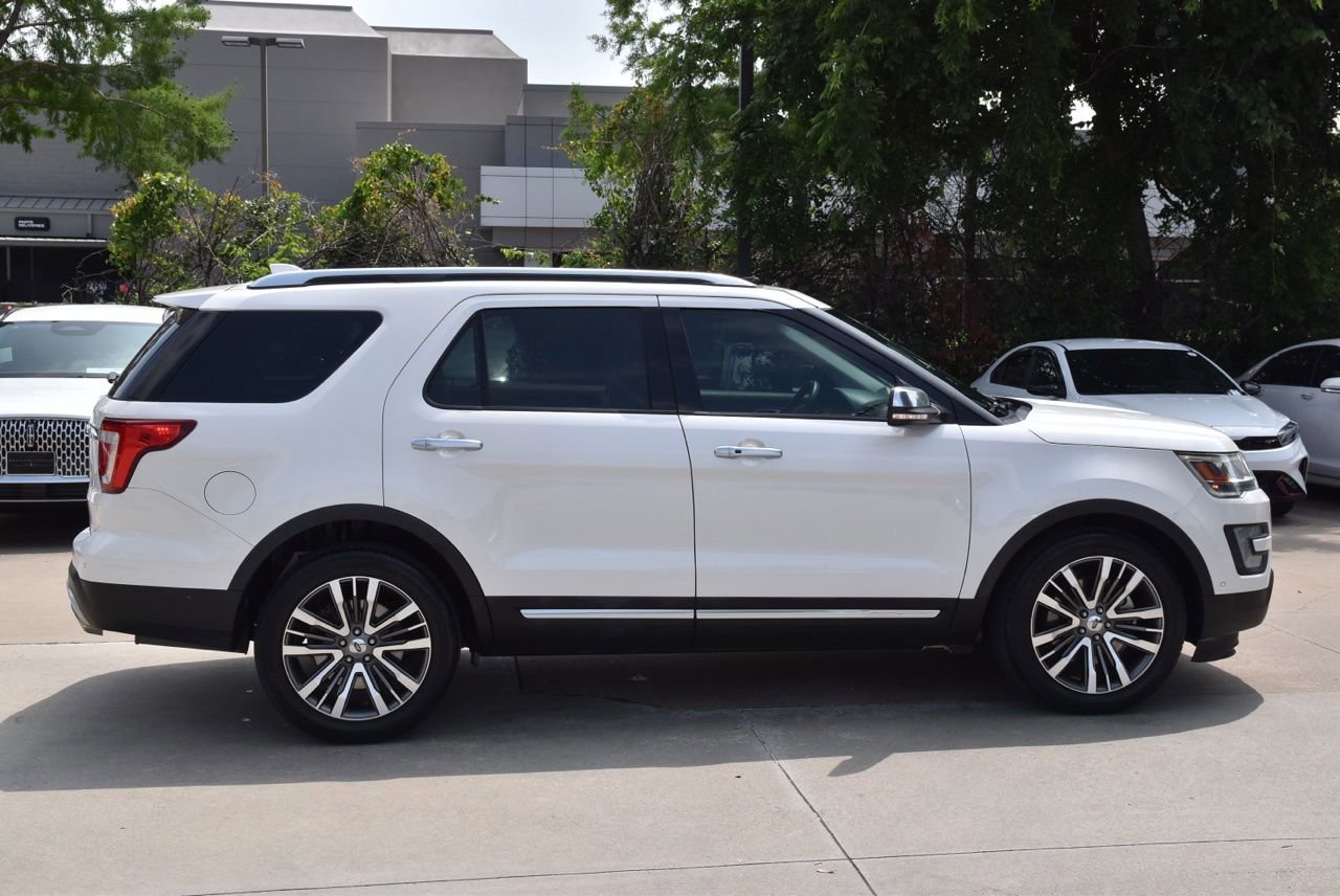 Used 2017 Ford Explorer Platinum AWD/4WD image 6