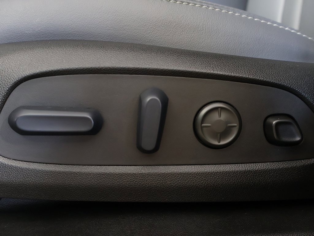 Used 2024 Buick Enclave Premium image 31