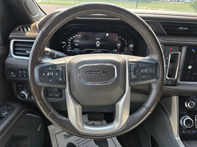 Used 2022 GMC Yukon XL Denali w/ Denali Premium Package image 9