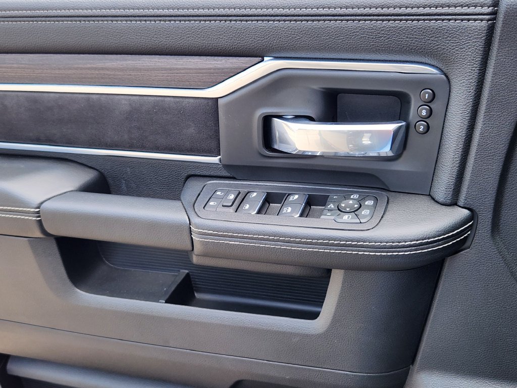 New 2026 RAM 2500 Laramie AWD/4WD image 6