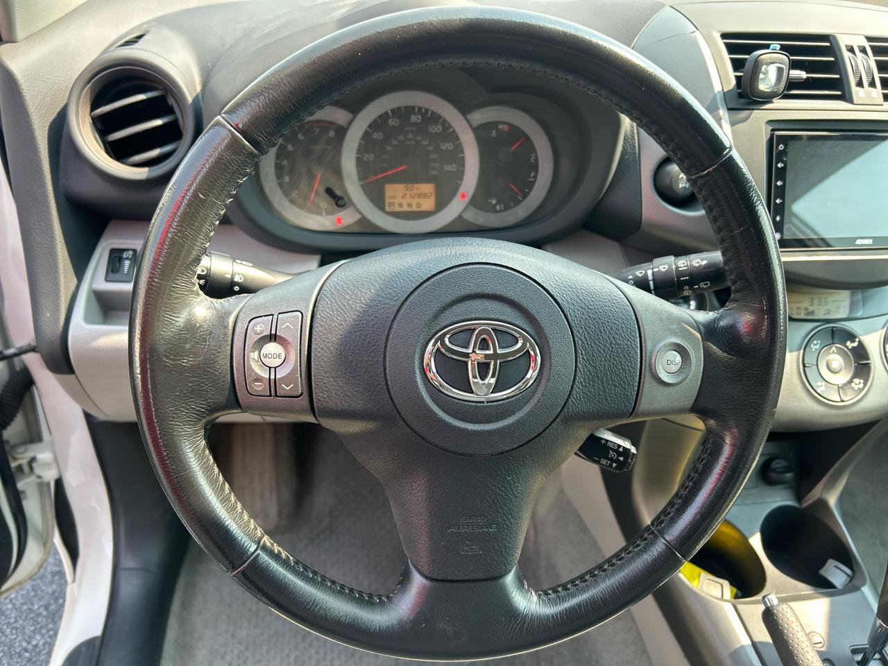 Used 2011 Toyota RAV4 Limited AWD/4WD image 17