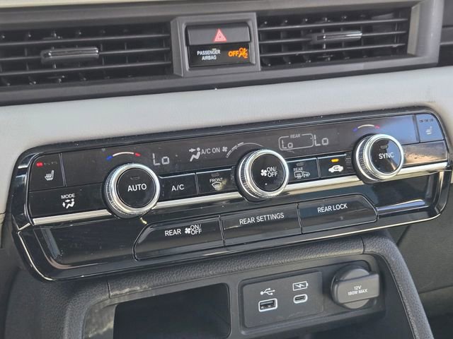 Used 2025 Honda Pilot Touring image 29