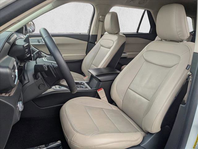 Used 2020 Ford Explorer Limited image 16