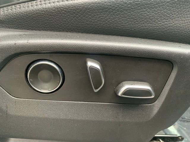 Used 2021 GMC Yukon XL Denali image 16