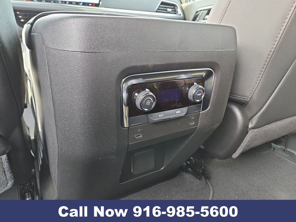 New 2026 Chevrolet Suburban LT image 25