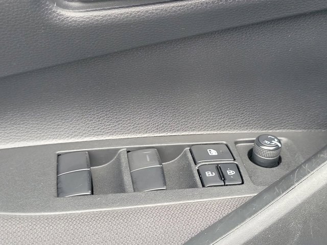 Used 2022 Toyota Corolla LE image 29