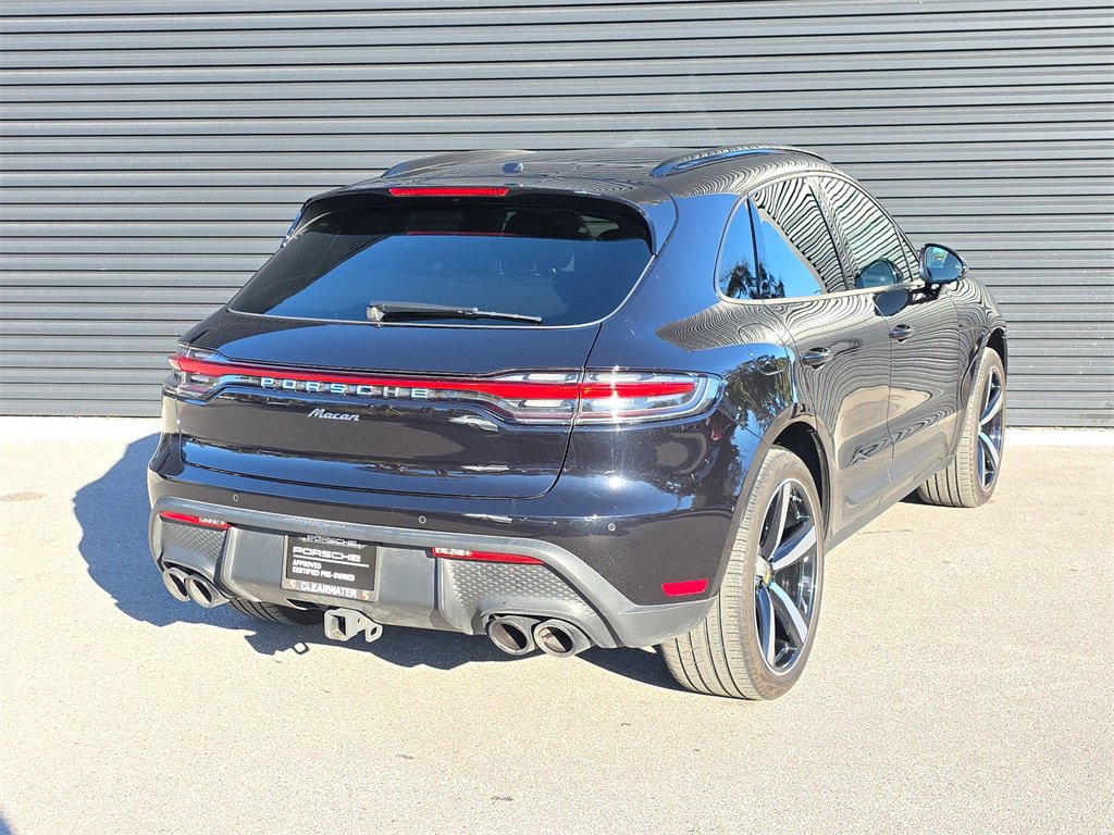 Certified 2024 Porsche Macan image 7