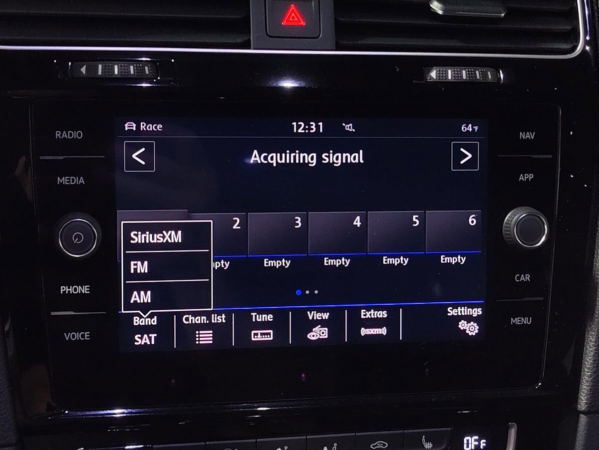 Used 2019 Volkswagen Golf R 4-Door AWD/4WD image 36