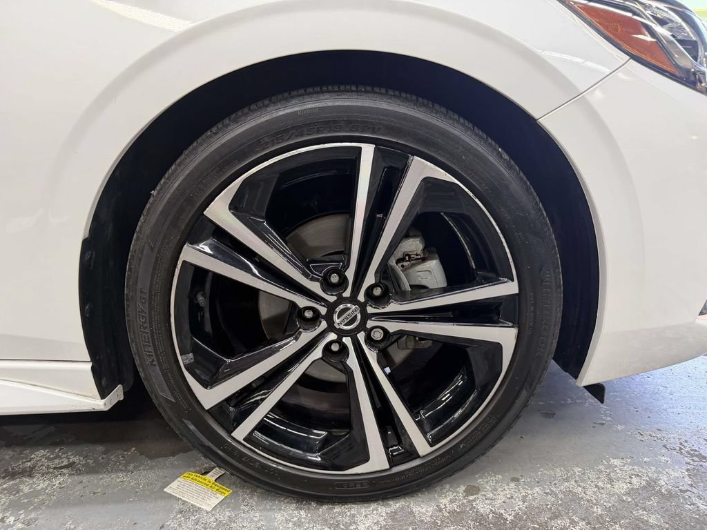 Used 2022 Nissan Sentra SR w/ SR Premium Package FWD image 26