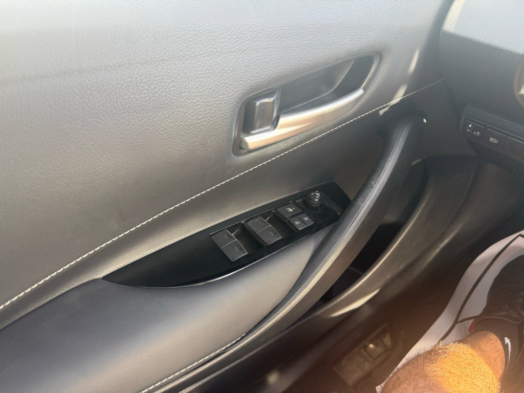 Used 2022 Toyota Corolla Hatchback image 18