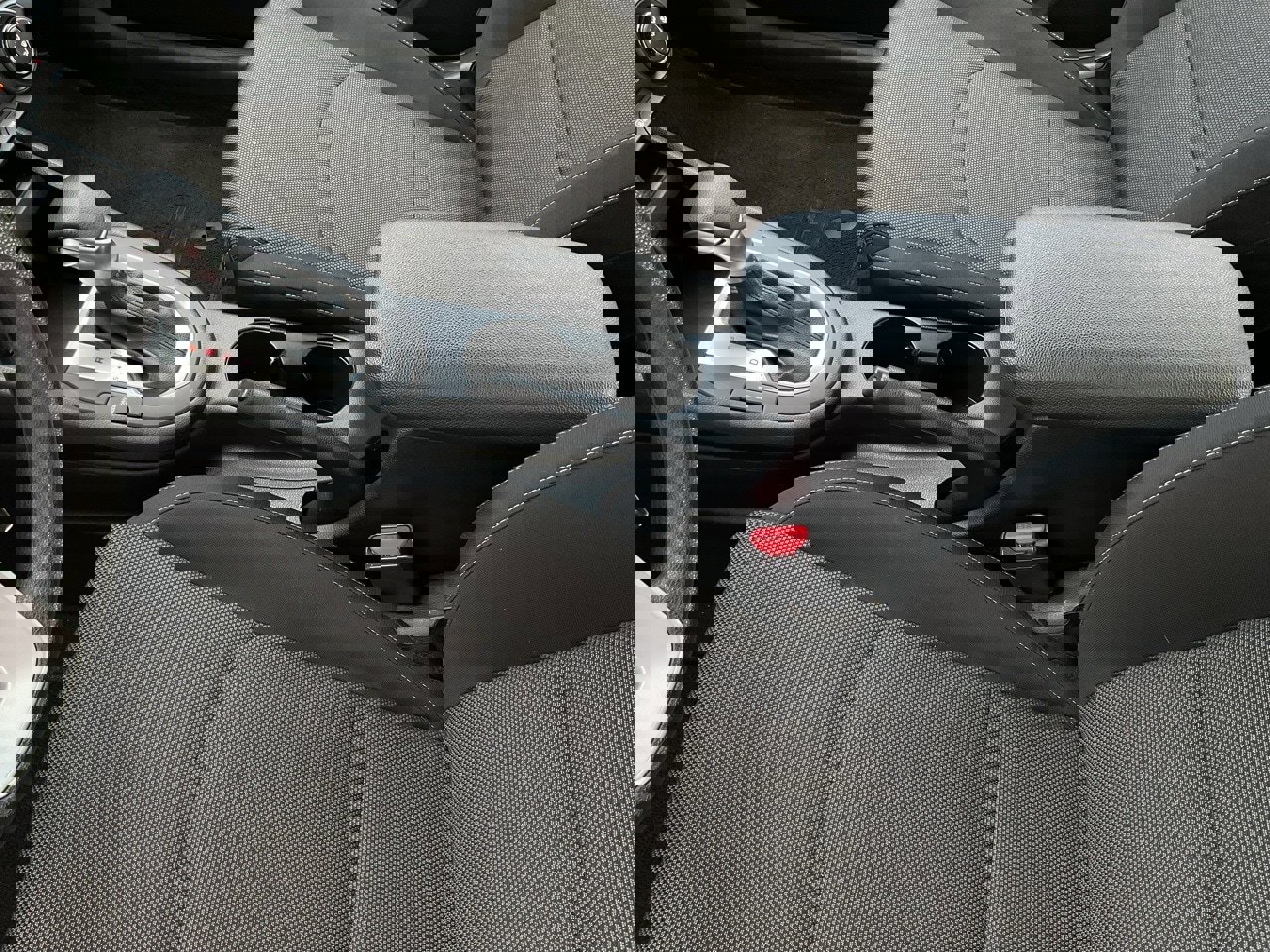 Used 2024 Kia Forte LXS w/ LXS Technology Package image 32