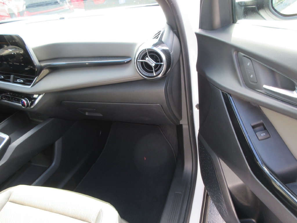 Certified 2025 Chevrolet Equinox LT w/ Convenience Package II FWD image 18