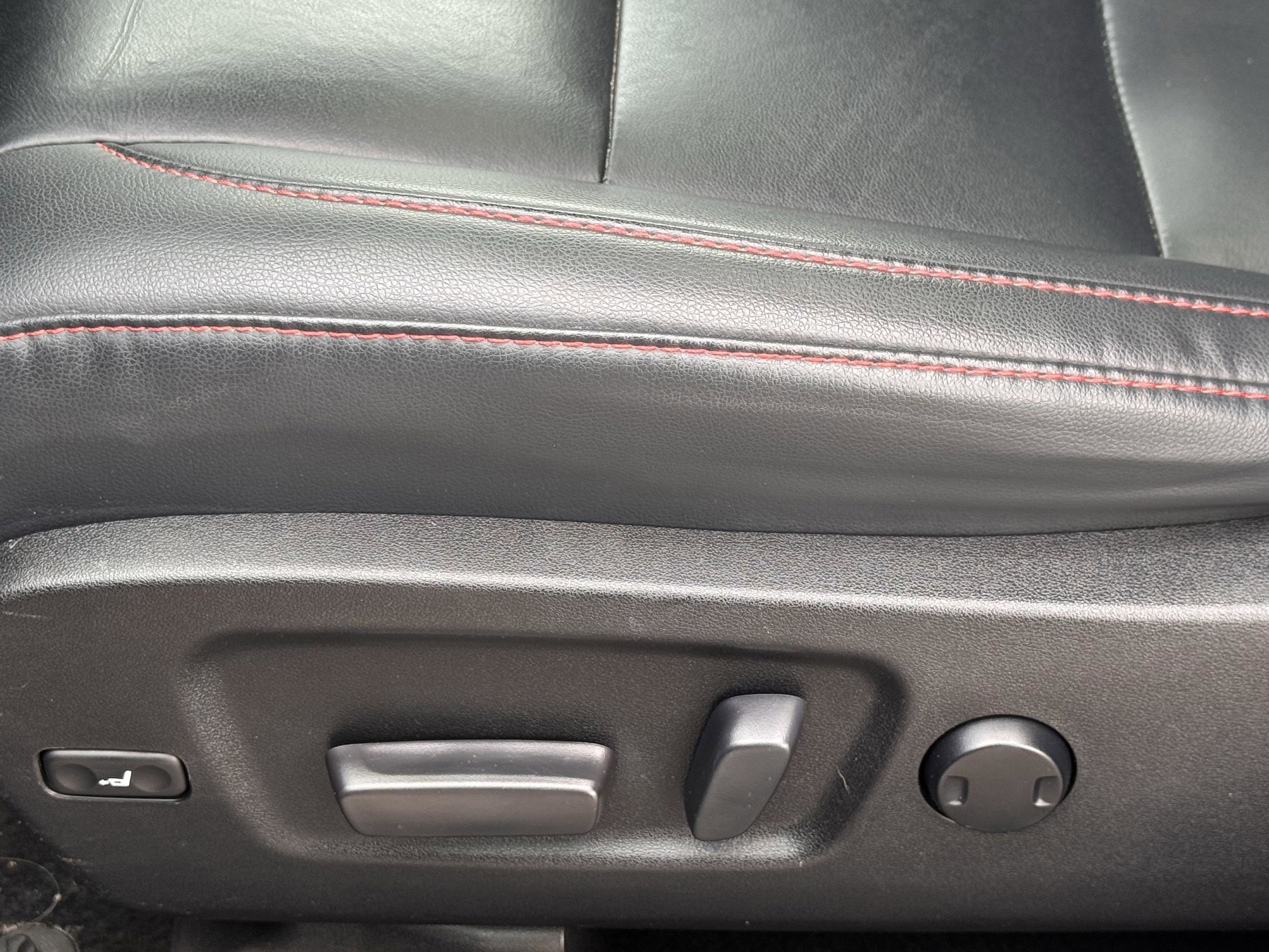 Used 2019 Toyota Highlander SE image 6