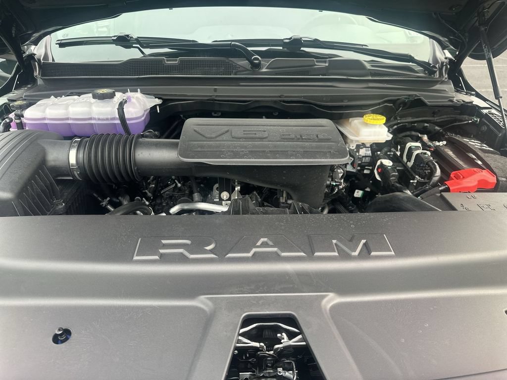 New 2026 RAM 1500 Express AWD/4WD image 31