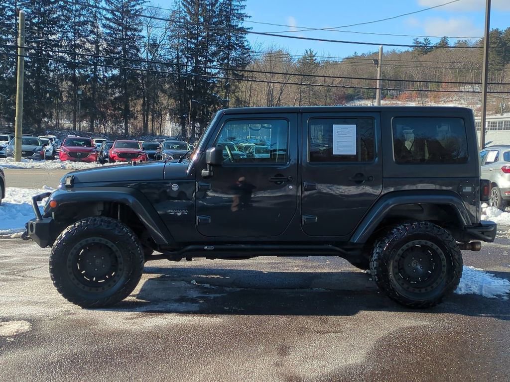 Used 2016 Jeep Wrangler Unlimited Sahara w/ Dual Top Group image 7