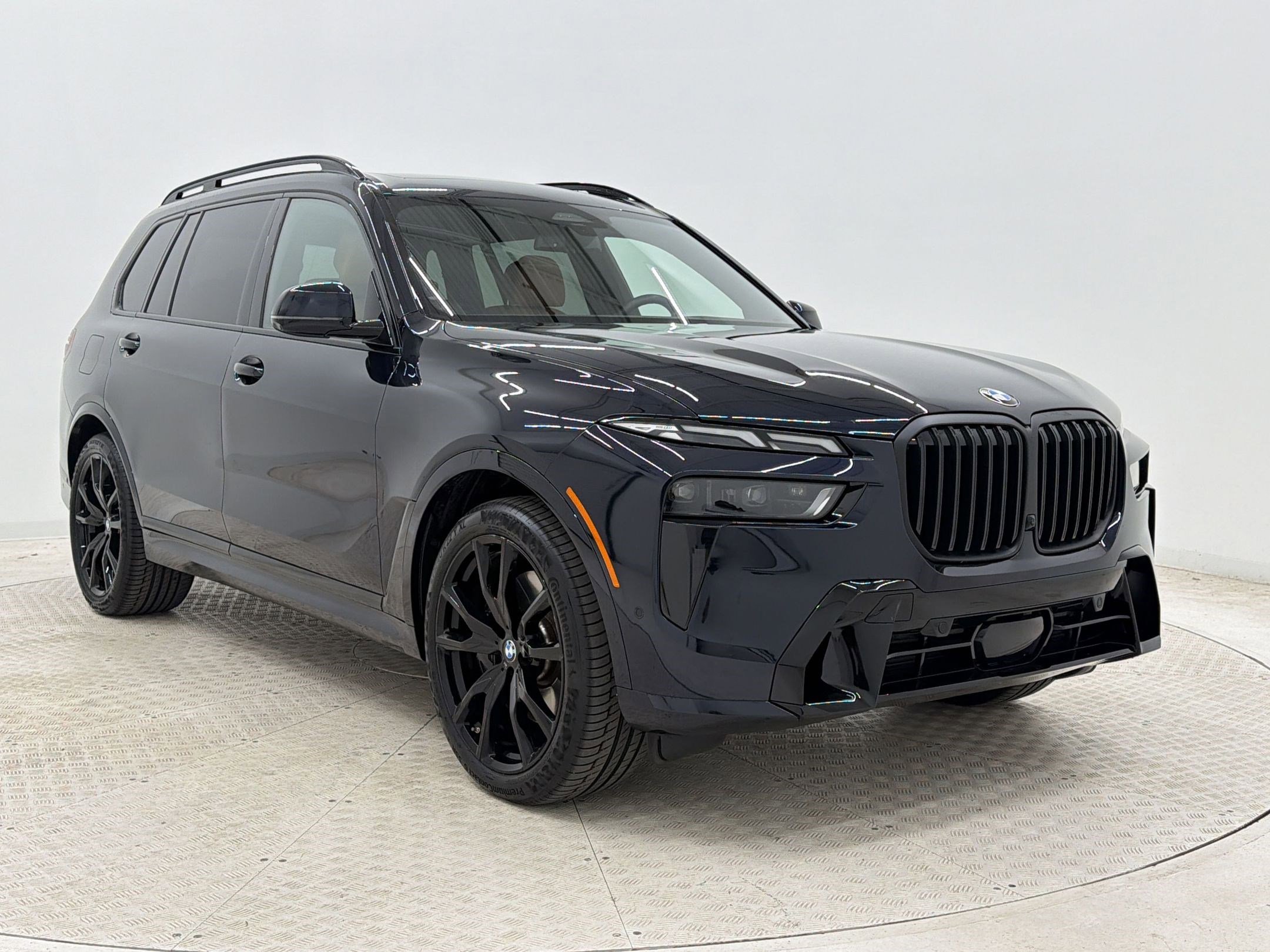 Certified 2025 BMW X7 xDrive40i w/ M Sport Package AWD/4WD image 7