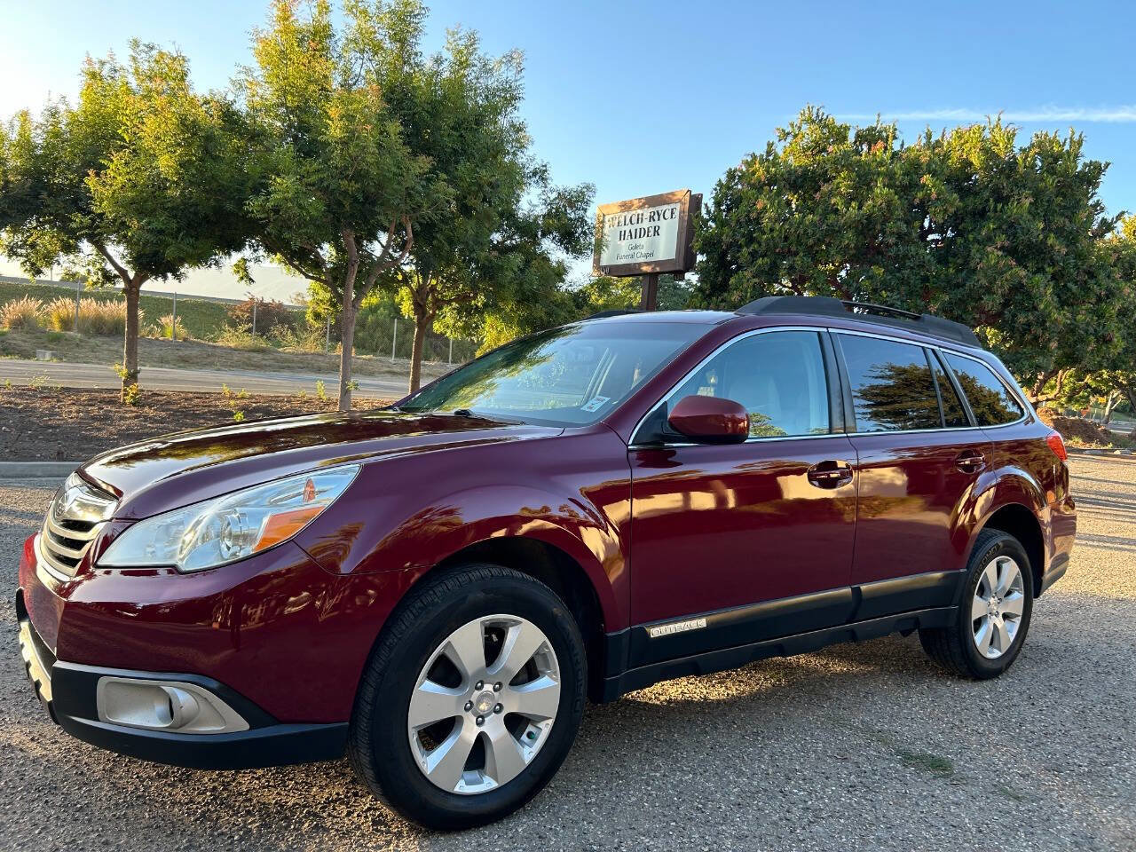 Used 2011 Subaru Outback 2.5i Premium image 4