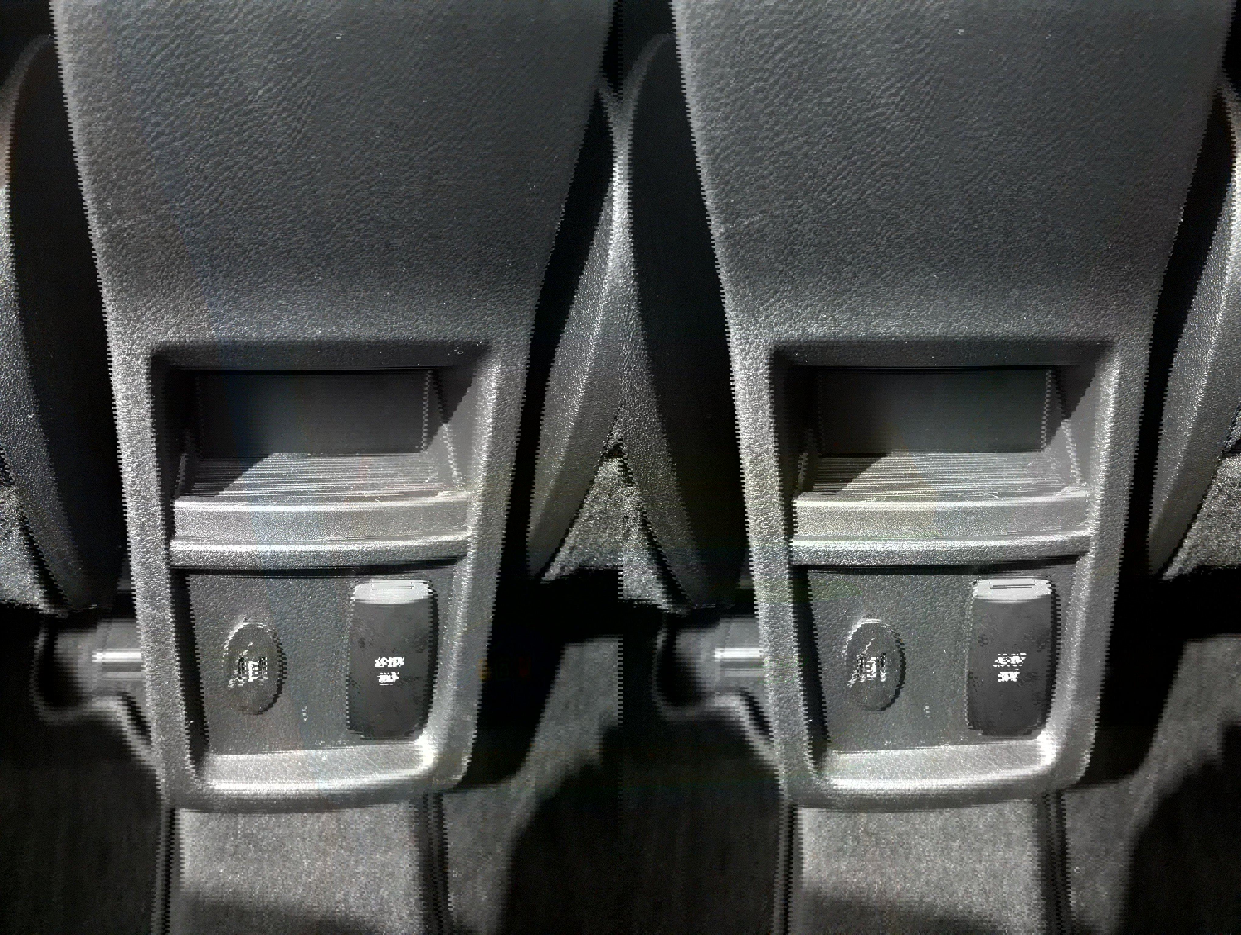 Used 2024 Ford Edge SEL w/ Convenience Package image 12