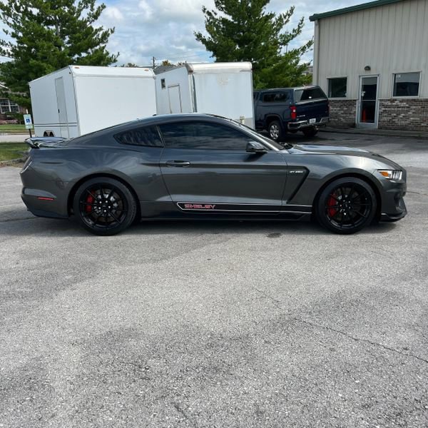 Used 2016 Ford Mustang Shelby GT350 w/ Technology Package RWD image 8