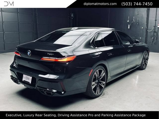 Used 2023 BMW 760i xDrive w/ Executive Package AWD/4WD image 7