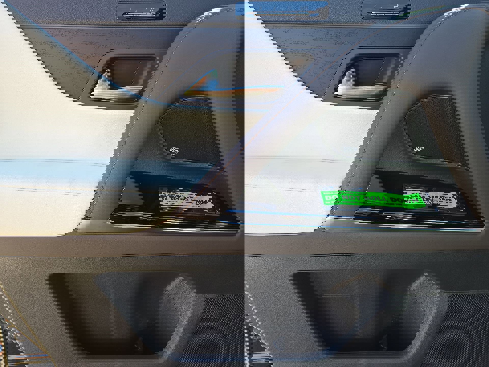 New 2026 Lexus LX 700h Luxury image 15