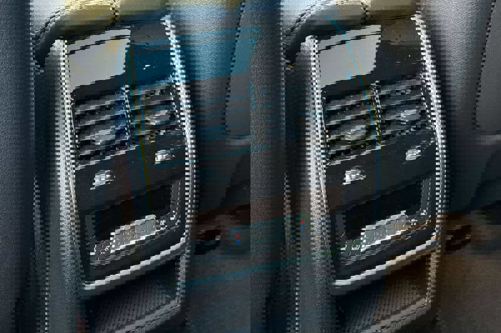 Used 2024 BMW X7 xDrive40i w/ M Sport Package image 14