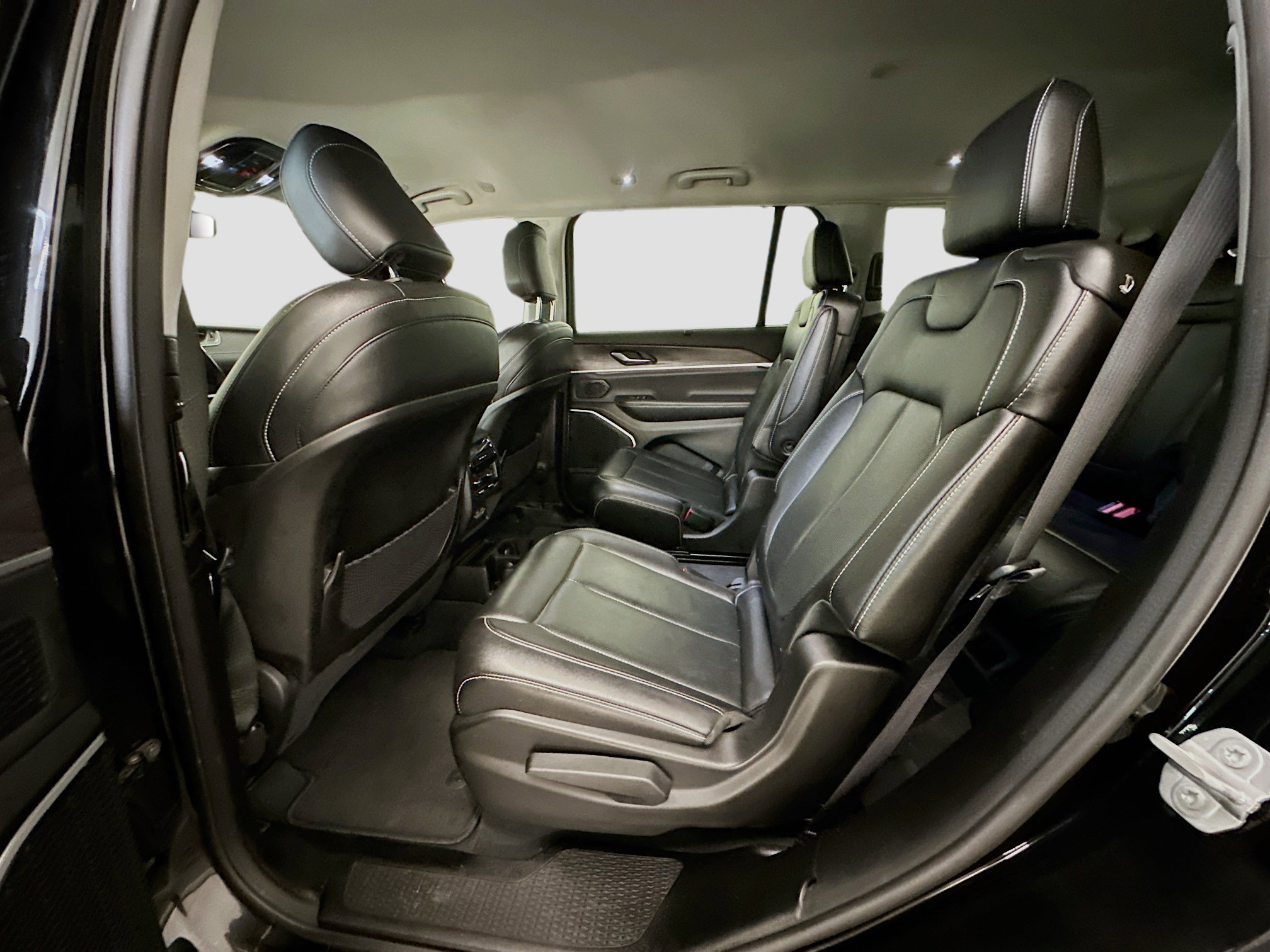 Used 2023 Jeep Grand Cherokee L Limited w/ Luxury Tech Group II image 29