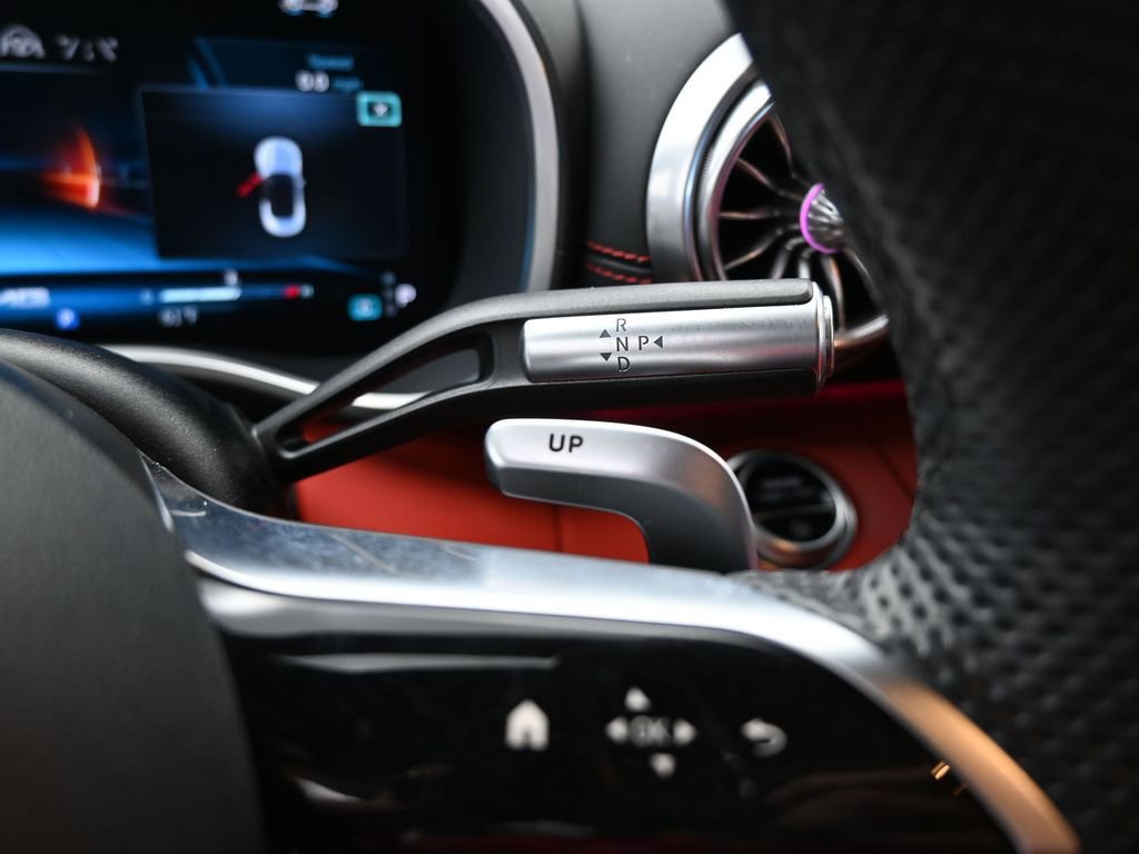 Used 2022 Mercedes-Benz SL 63 AMG 4MATIC image 35