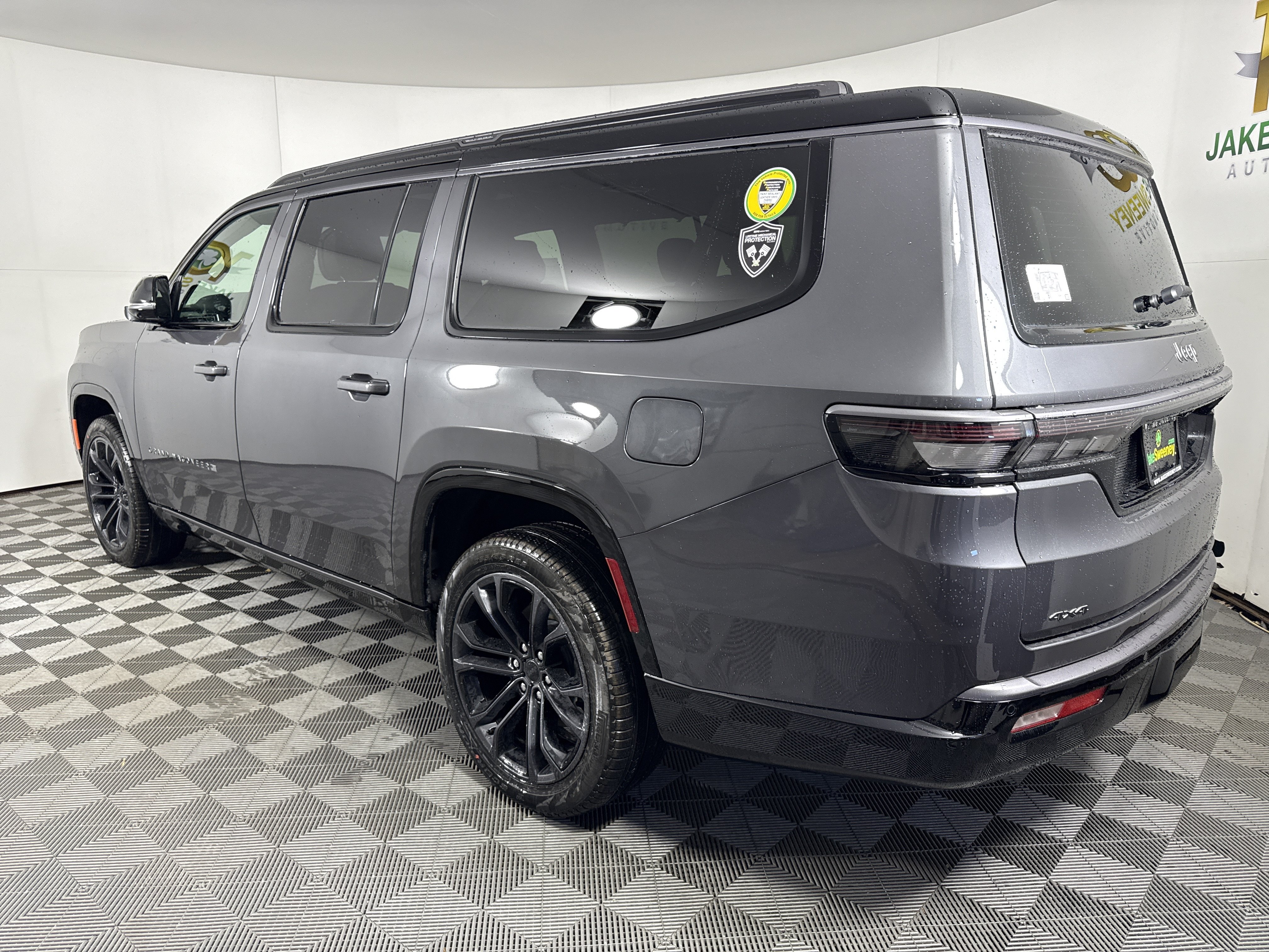 New 2026 Jeep Grand Wagoneer L Summit AWD/4WD image 6