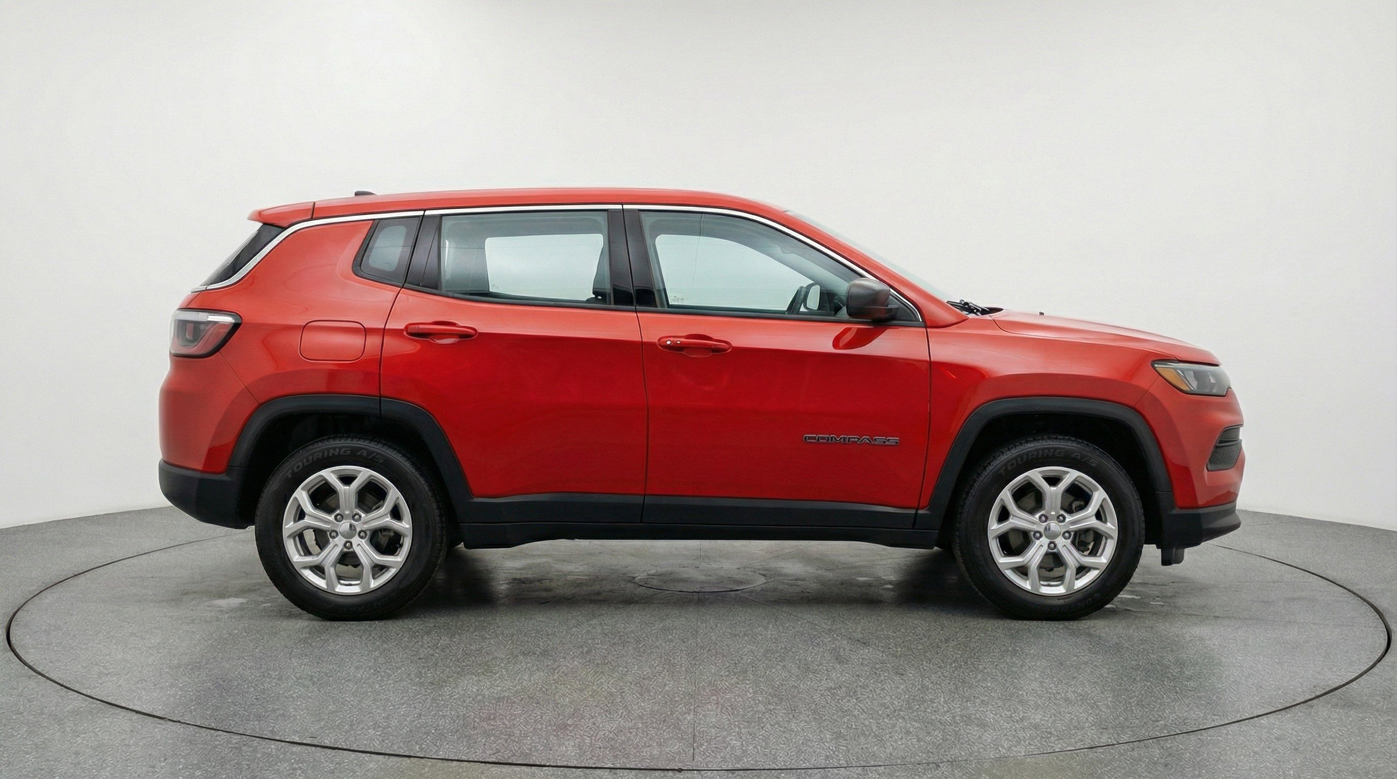 Used 2025 Jeep Compass Latitude image 5