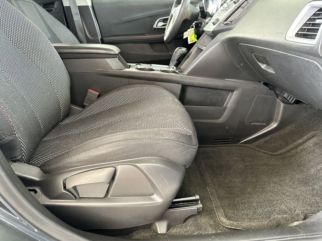 Used 2017 Chevrolet Equinox LT image 35
