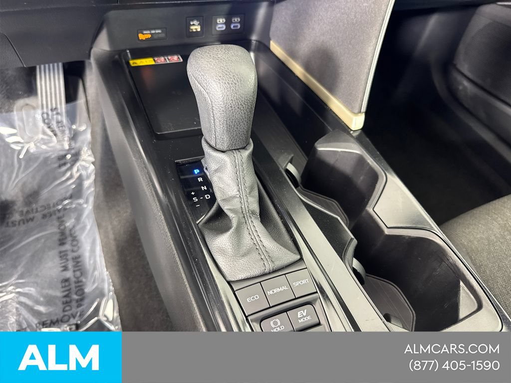 Used 2025 Toyota Camry LE FWD image 33