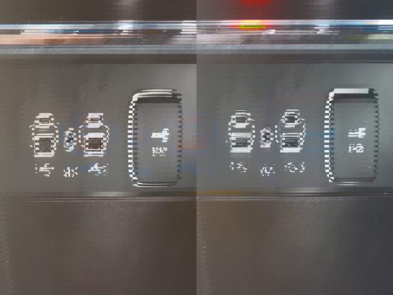 Used 2024 Jeep Grand Cherokee Limited image 23