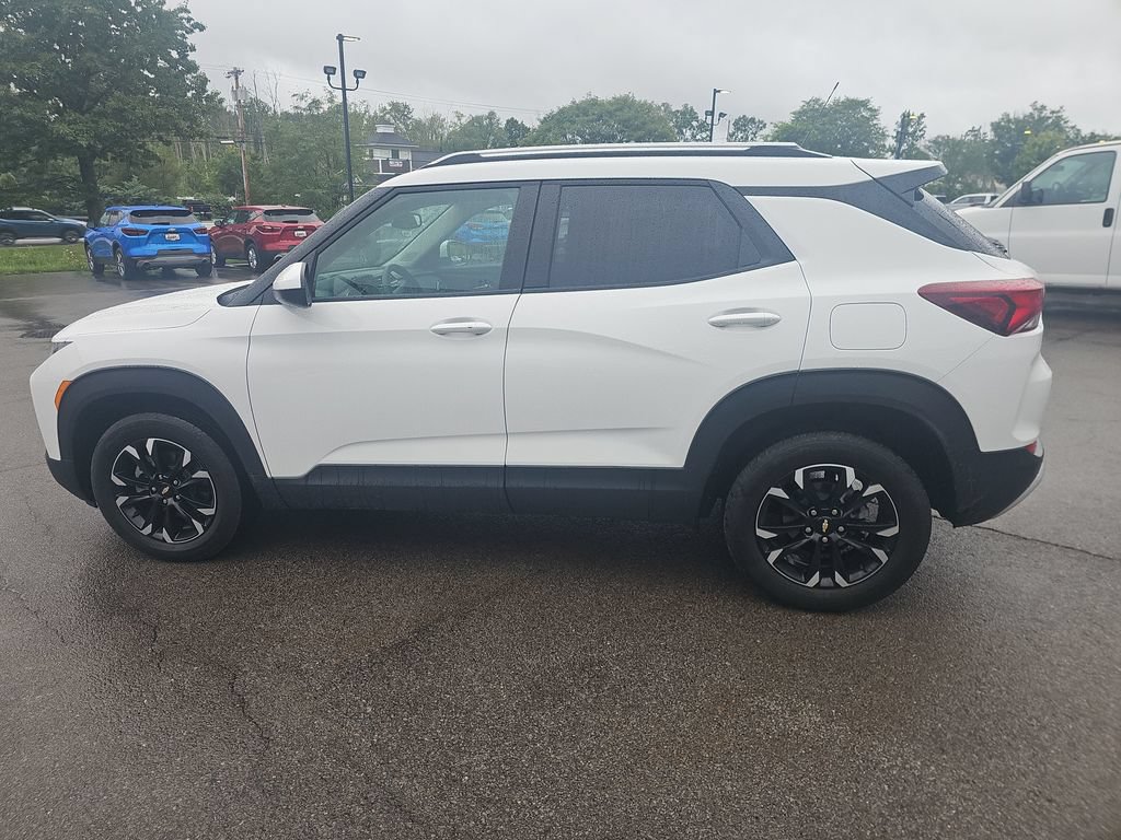 Used 2023 Chevrolet TrailBlazer LT w/ Convenience Package AWD/4WD image 9