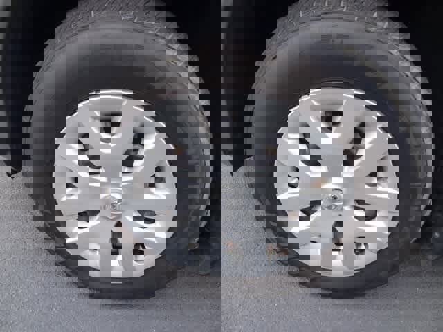 Used 2019 Nissan Rogue Sport S image 27