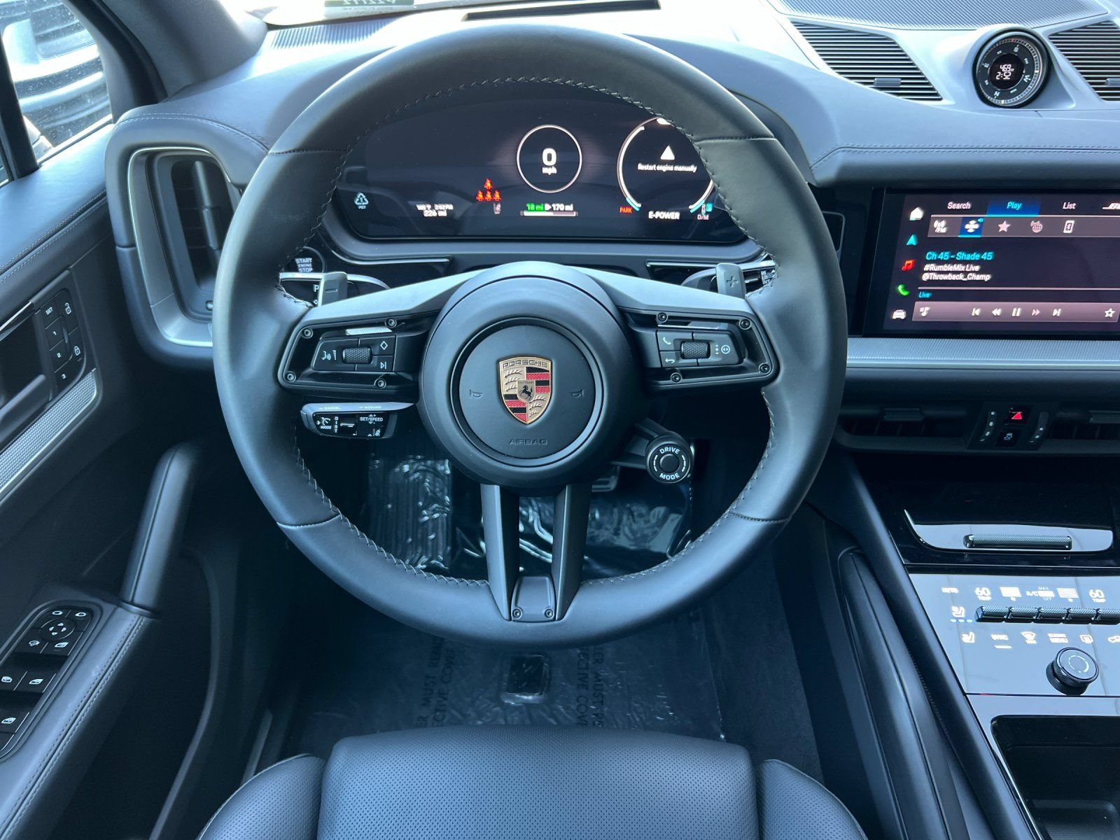 New 2025 Porsche Cayenne S AWD/4WD image 14