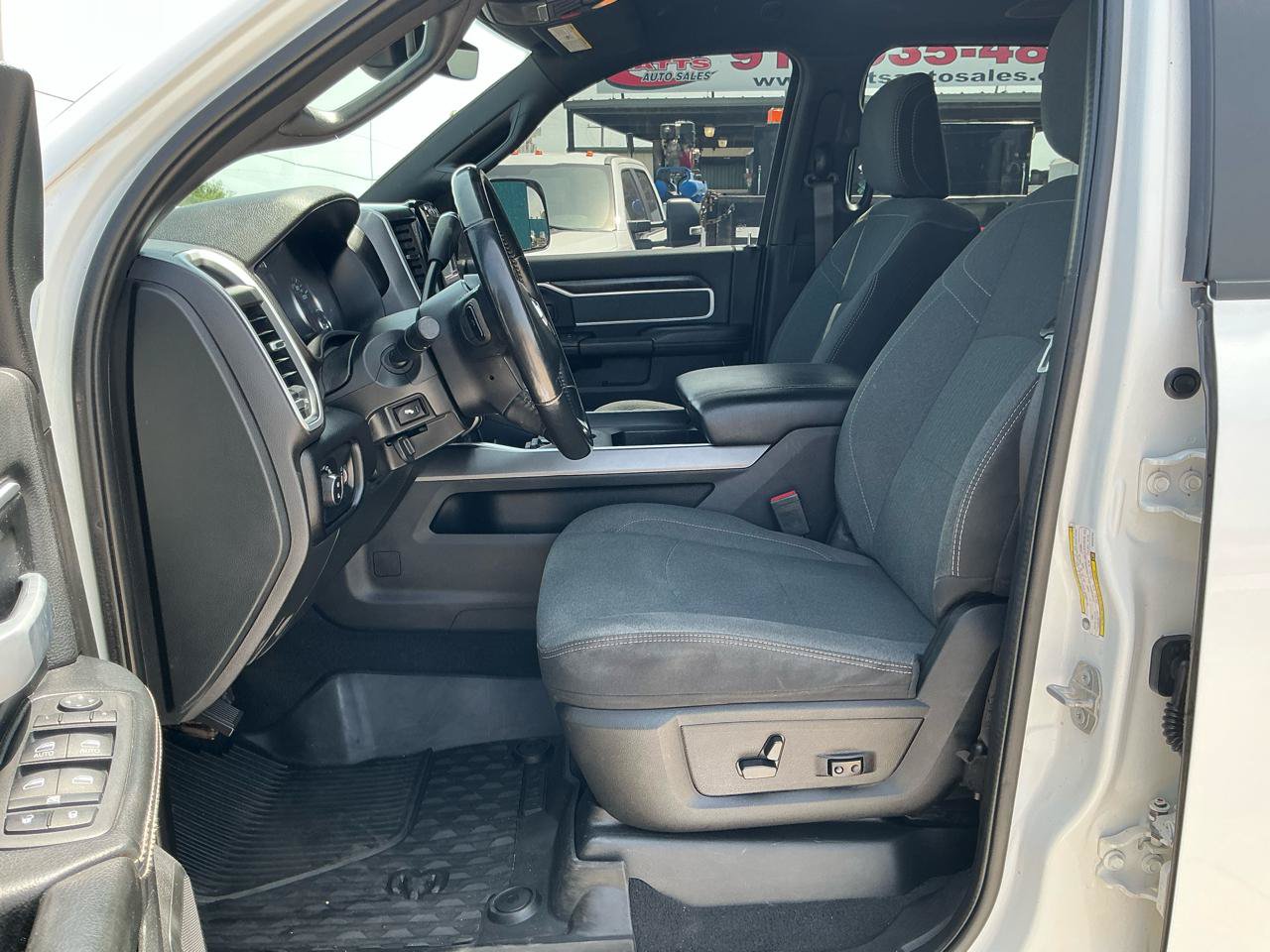 Used 2022 RAM 2500 Big Horn w/ Level C Equiment Group AWD/4WD image 16