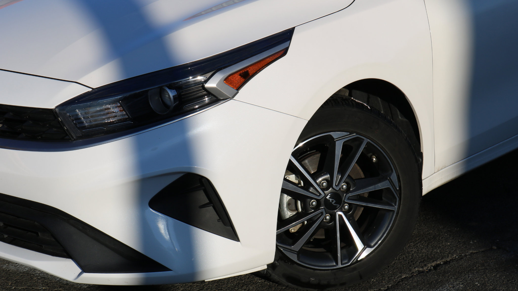 Used 2023 Kia Forte LXS image 4